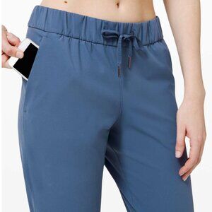 Lululemon On the Fly 7/8 Pant Ink Blue